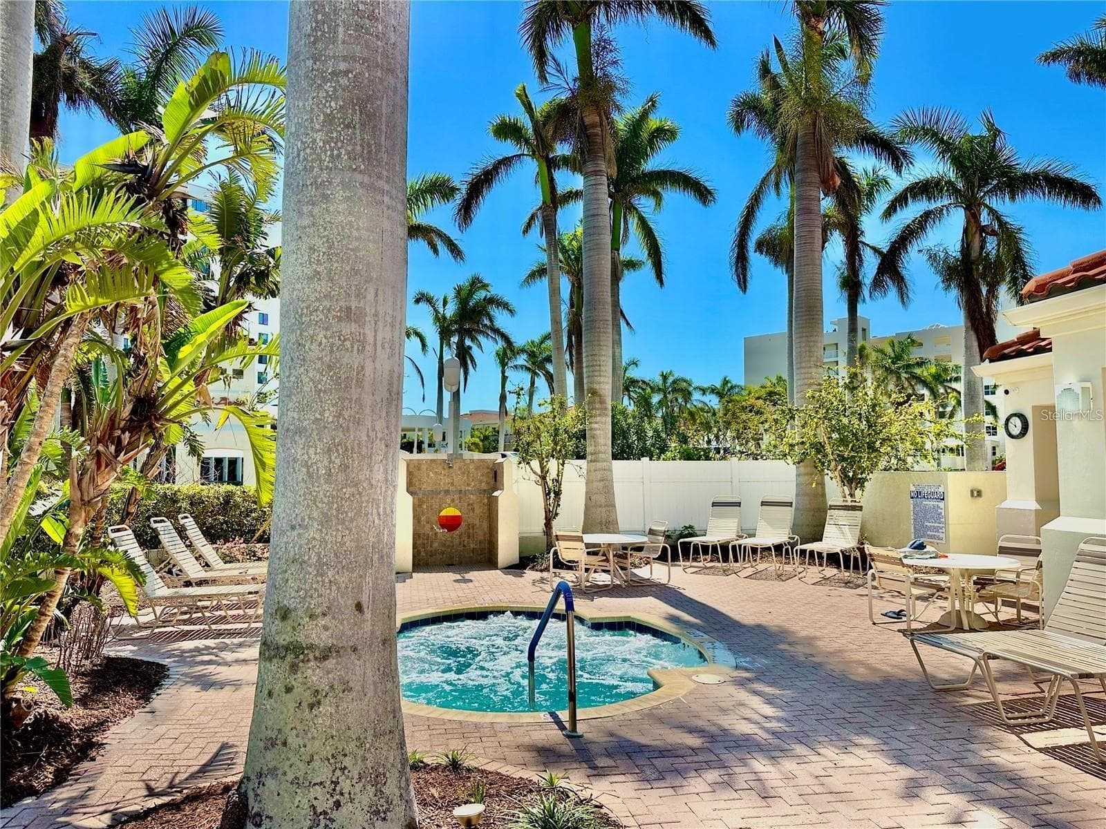 Condominium at 6105 BAHIA DEL MAR CIR #682, ST PETERSBURG, photo 29 of 35