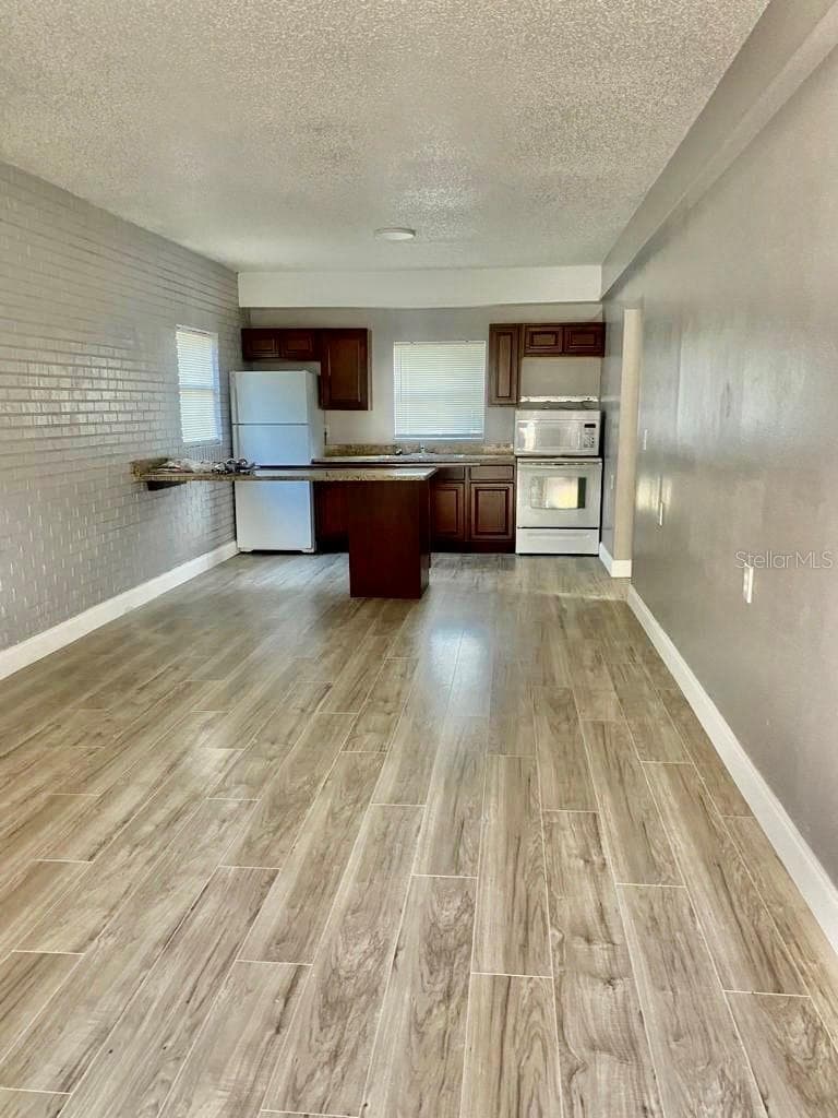 Duplex at 3356 AVENUE Q NW, WINTER HAVEN, photo 4 of 15