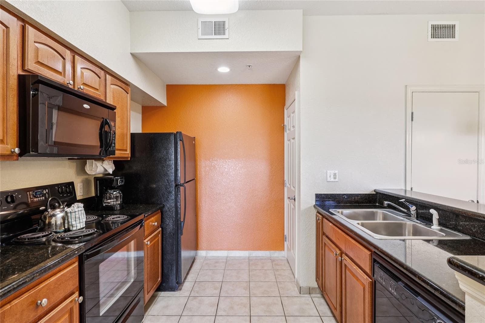 Condo - Hotel at 8101 RESORT VILLAGE DR #31210, ORLANDO, photo 17 of 58