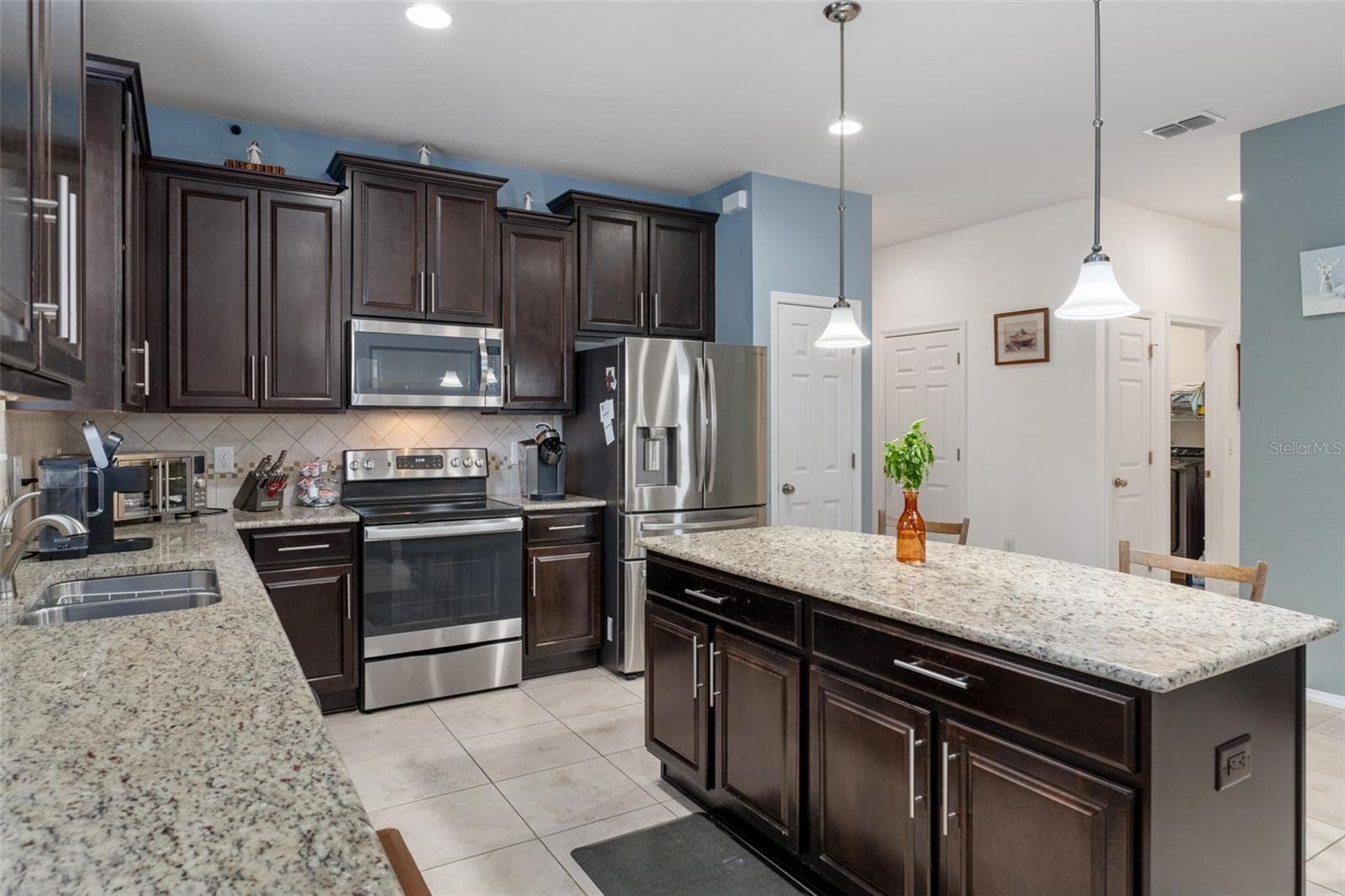 Single Family Residence at 15287 STONE HOUSE DR, BROOKSVILLE, photo 16 of 47