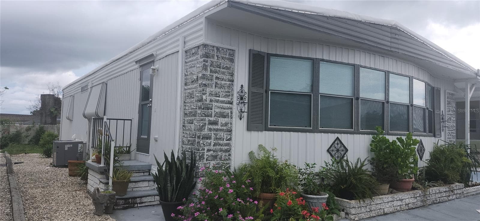 Manufactured Home at 3702 TIKI DR, HOLIDAY, photo 20 of 25
