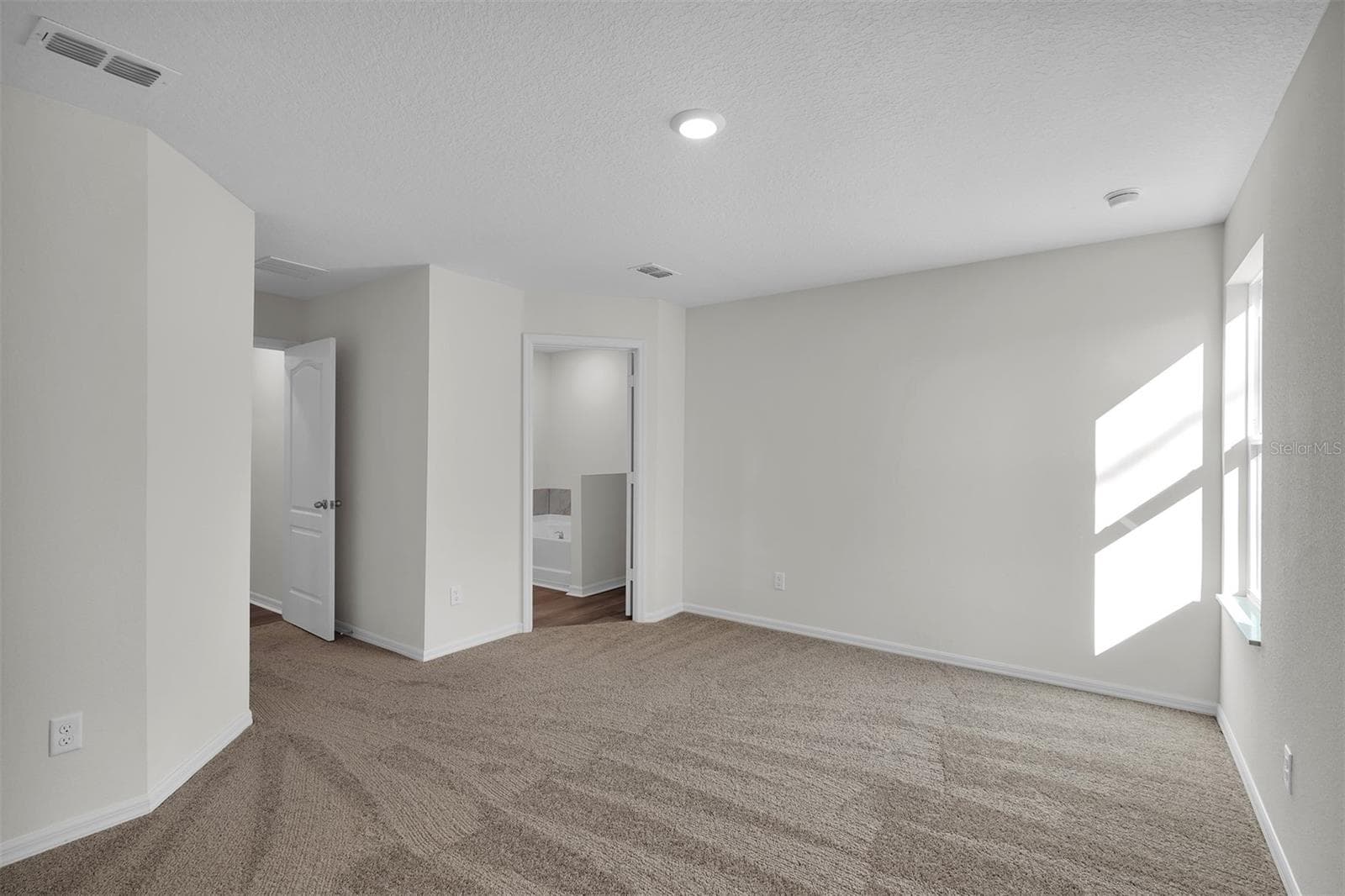 Single Family Residence at 418 MARION OAKS LN, OCALA, photo 12 of 20