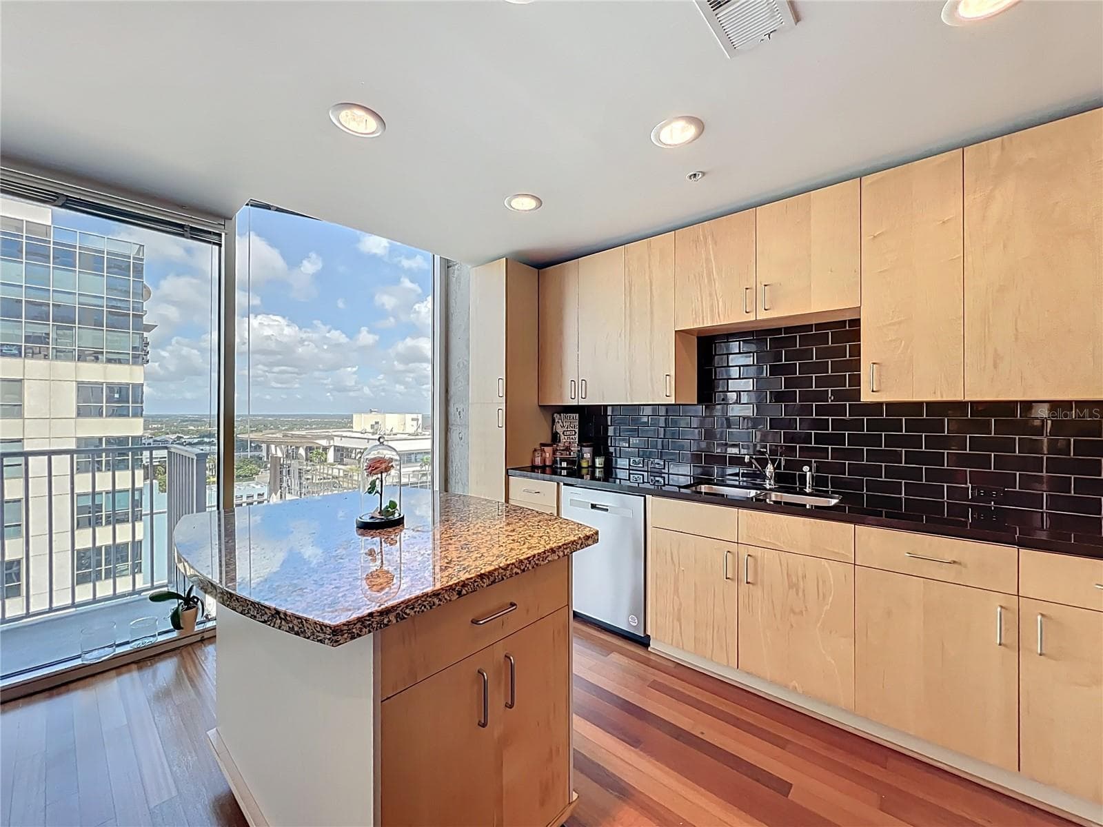 Condominium at 155 S COURT AVE #1908, ORLANDO, photo 11 of 31