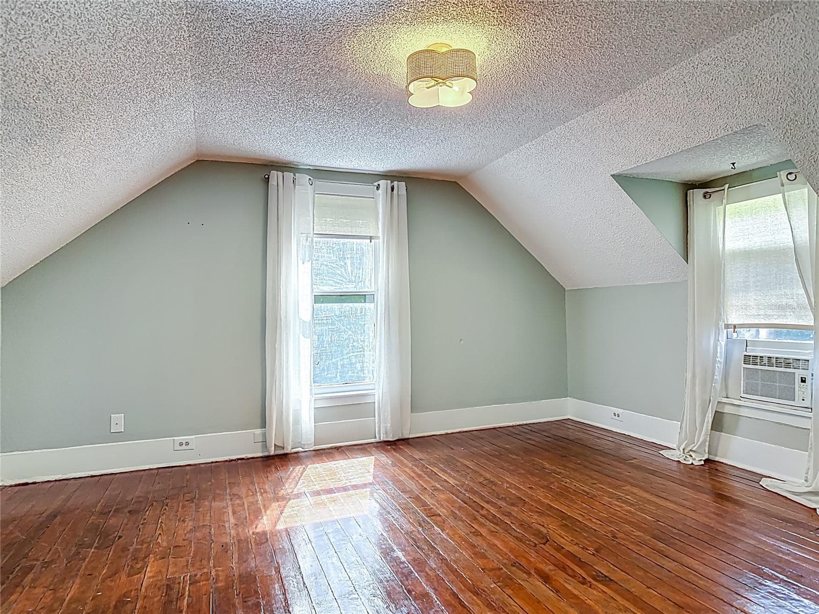 Single Family Residence at 525 W BLUE SPRINGS AVE, ORANGE CITY, photo 32 of 79