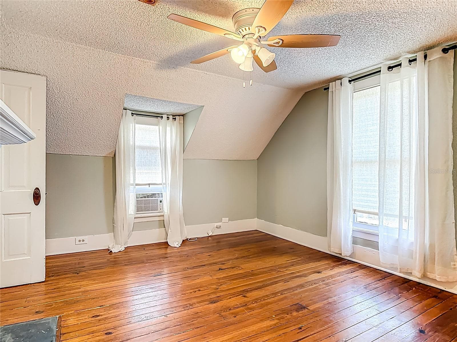 Single Family Residence at 525 W BLUE SPRINGS AVE, ORANGE CITY, photo 39 of 79