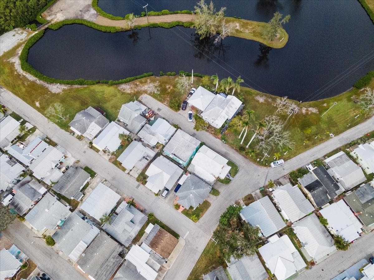 Single Family Residence at 9 SEMINOLE DR, BRADENTON, photo 23 of 32