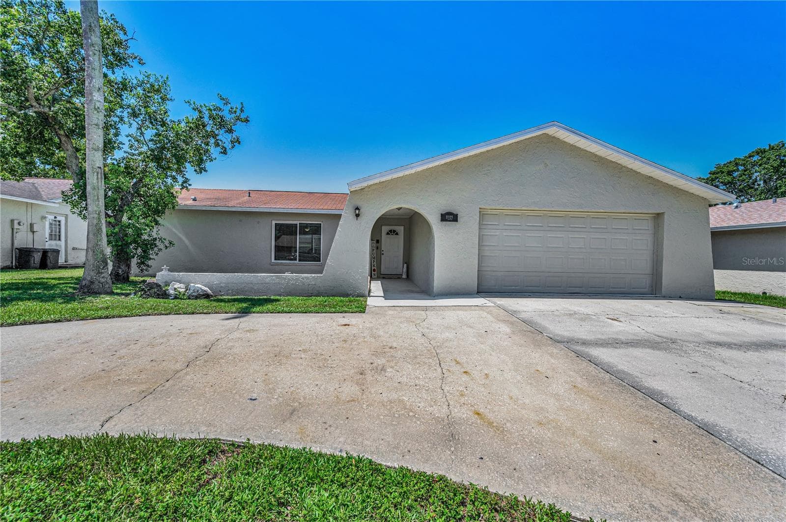 Single Family Residence at 11121 PEPPERTREE LN, PORT RICHEY, photo 5 of 41