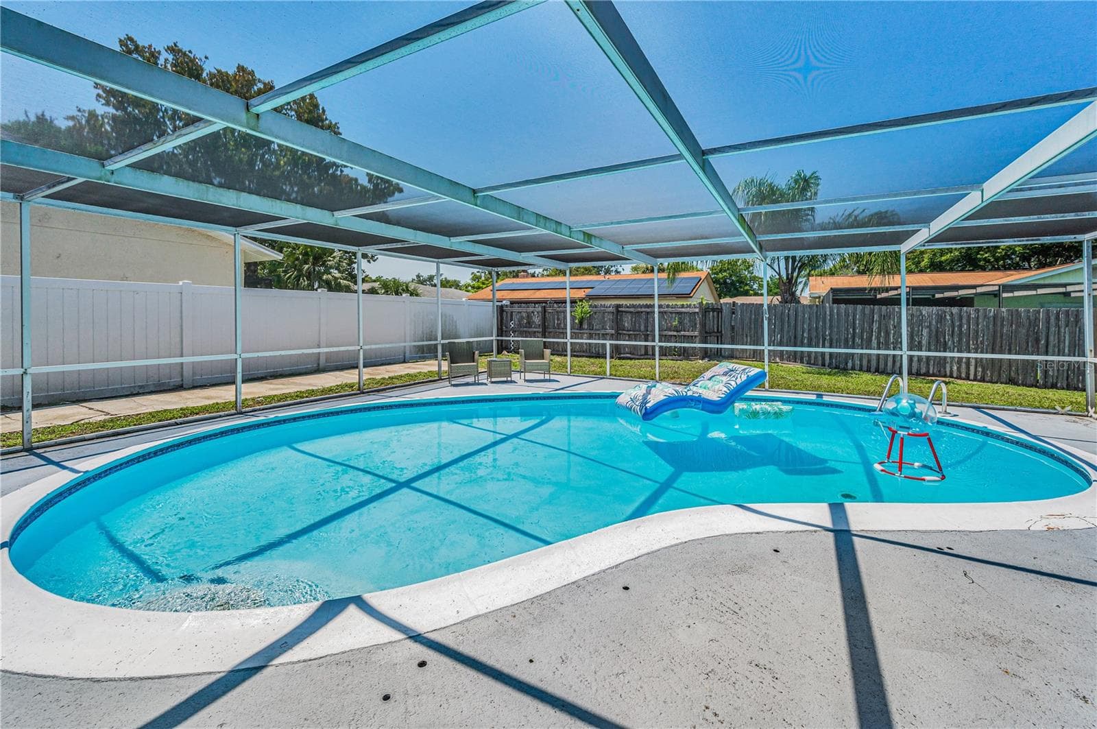Refreshing 14X28 Pool - 11121 PEPPERTREE LN, PORT RICHEY