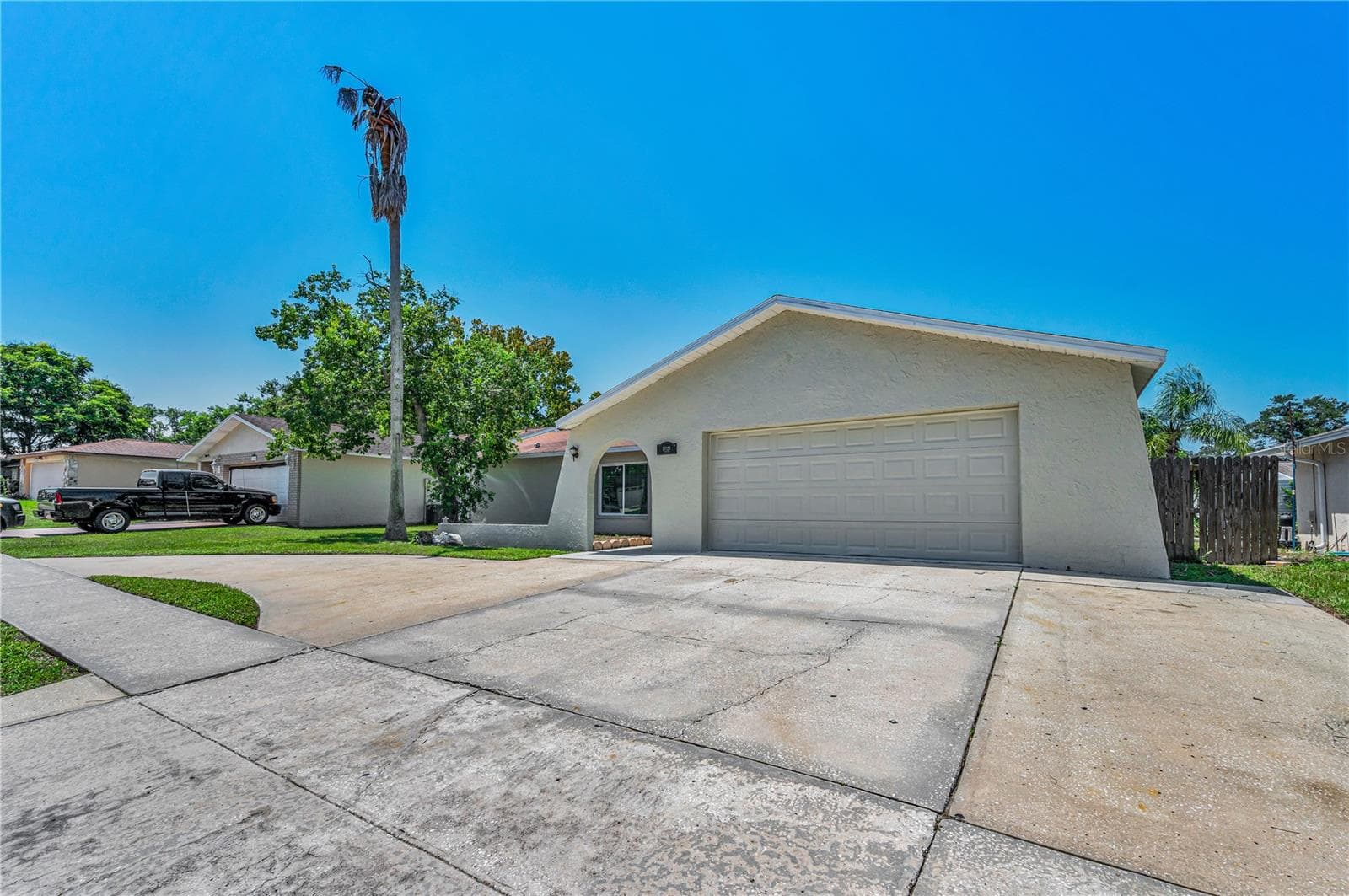Single Family Residence at 11121 PEPPERTREE LN, PORT RICHEY, photo 6 of 41