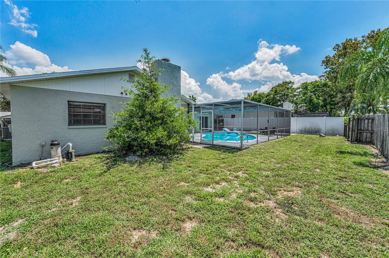 Single Family Residence at 11121 PEPPERTREE LN, PORT RICHEY, photo 7 of 41