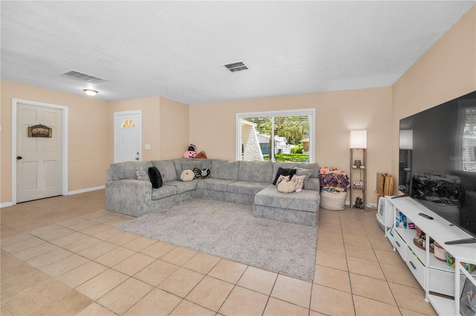 Living Room - 11121 PEPPERTREE LN, PORT RICHEY