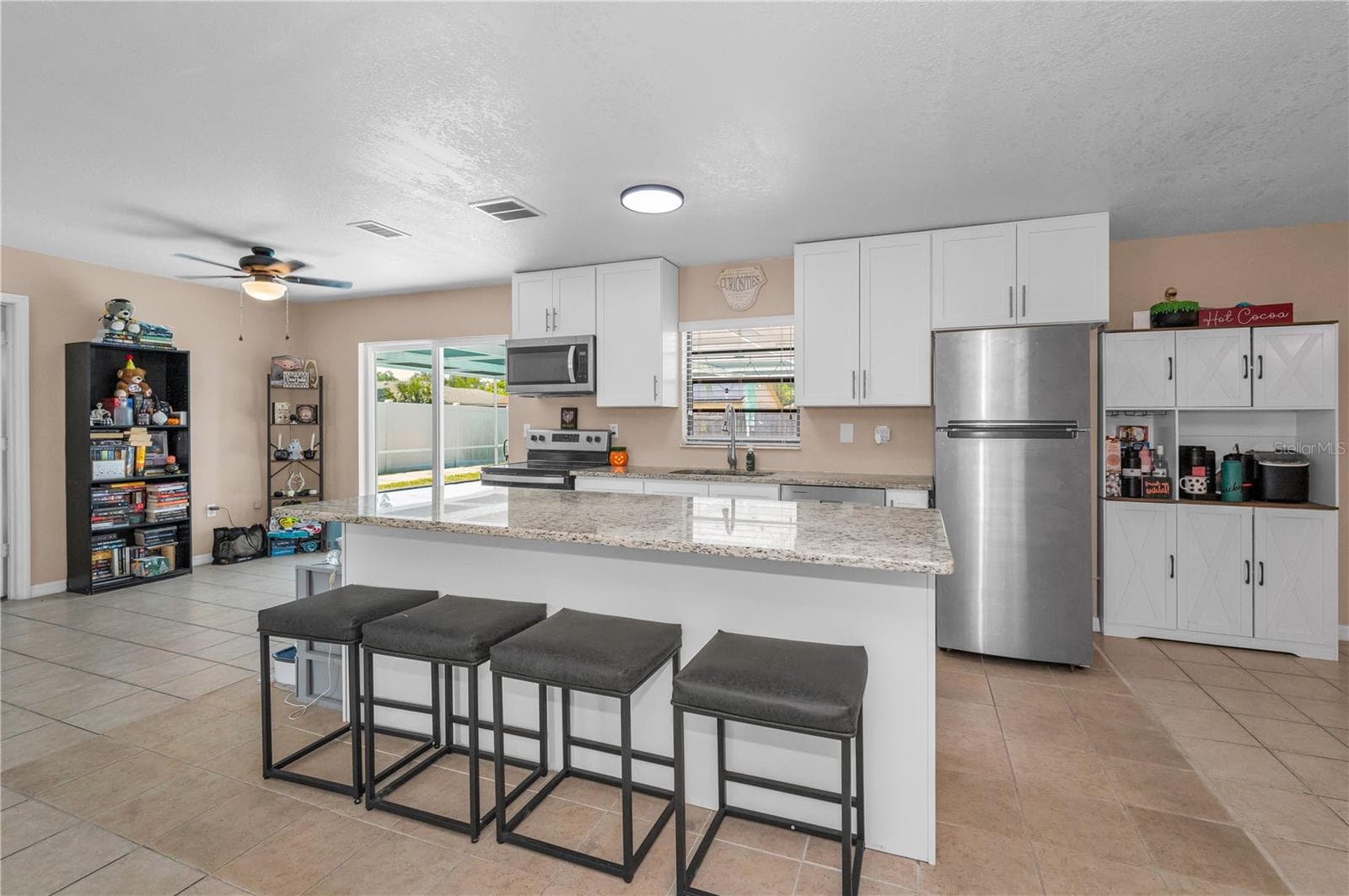 Updated Kitchen - 11121 PEPPERTREE LN, PORT RICHEY