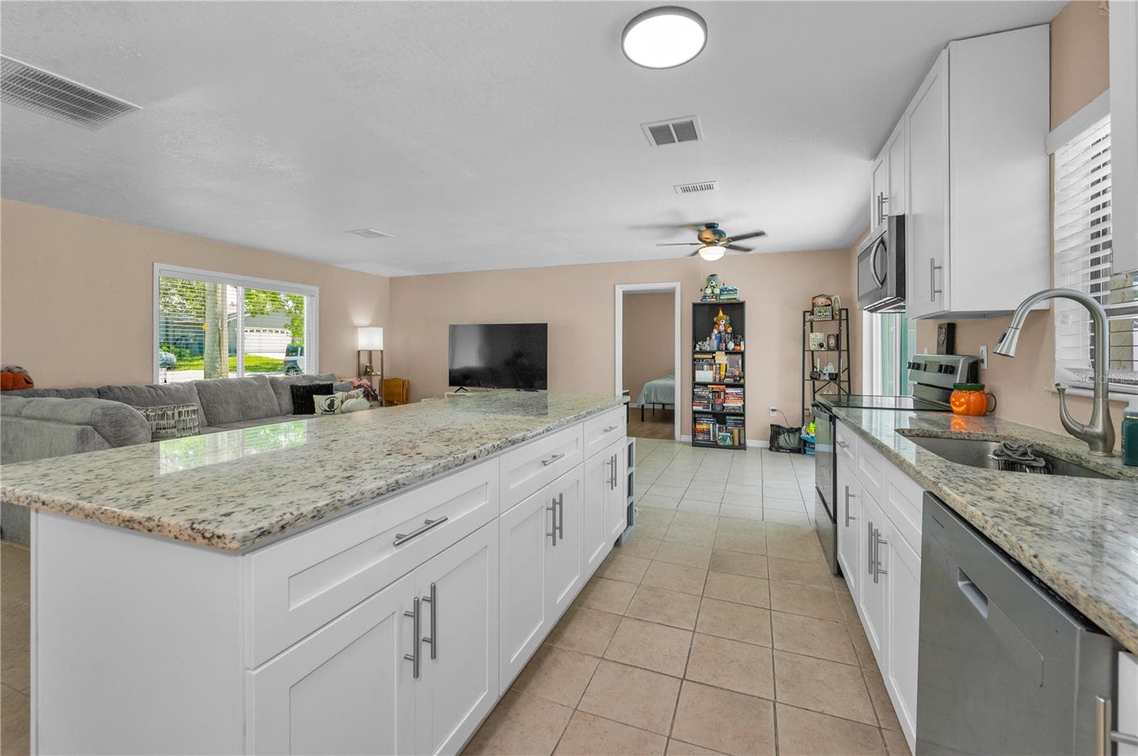 Updated Kitchen - 11121 PEPPERTREE LN, PORT RICHEY
