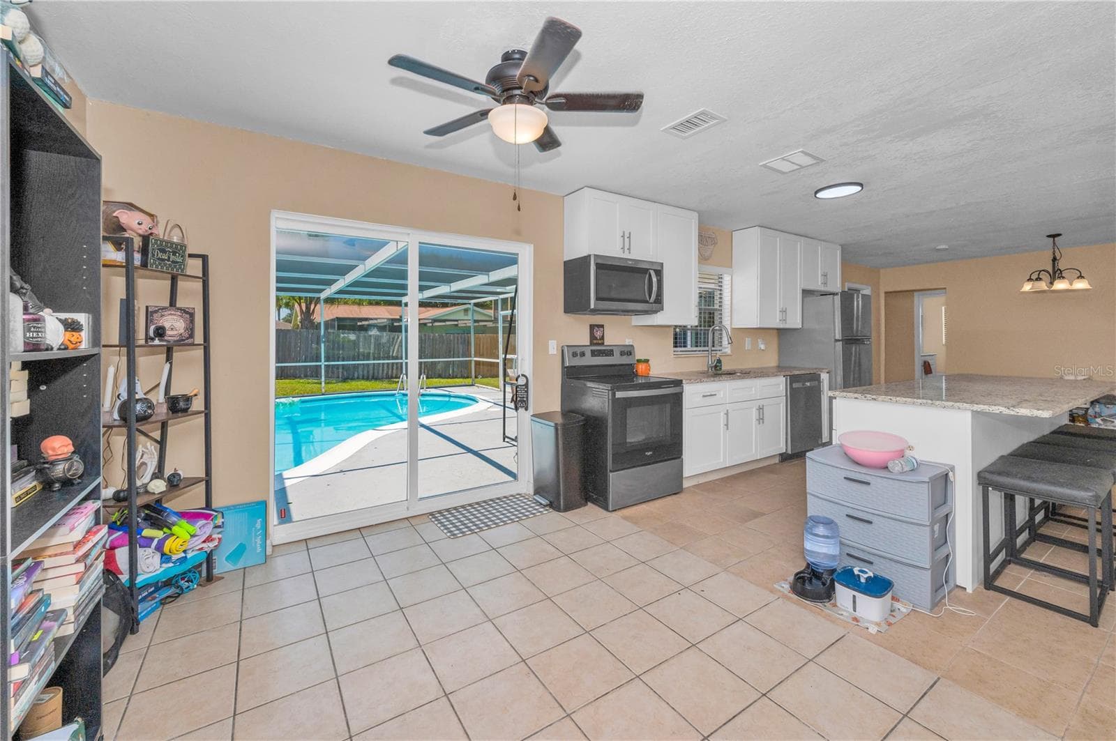 Single Family Residence at 11121 PEPPERTREE LN, PORT RICHEY, photo 23 of 41