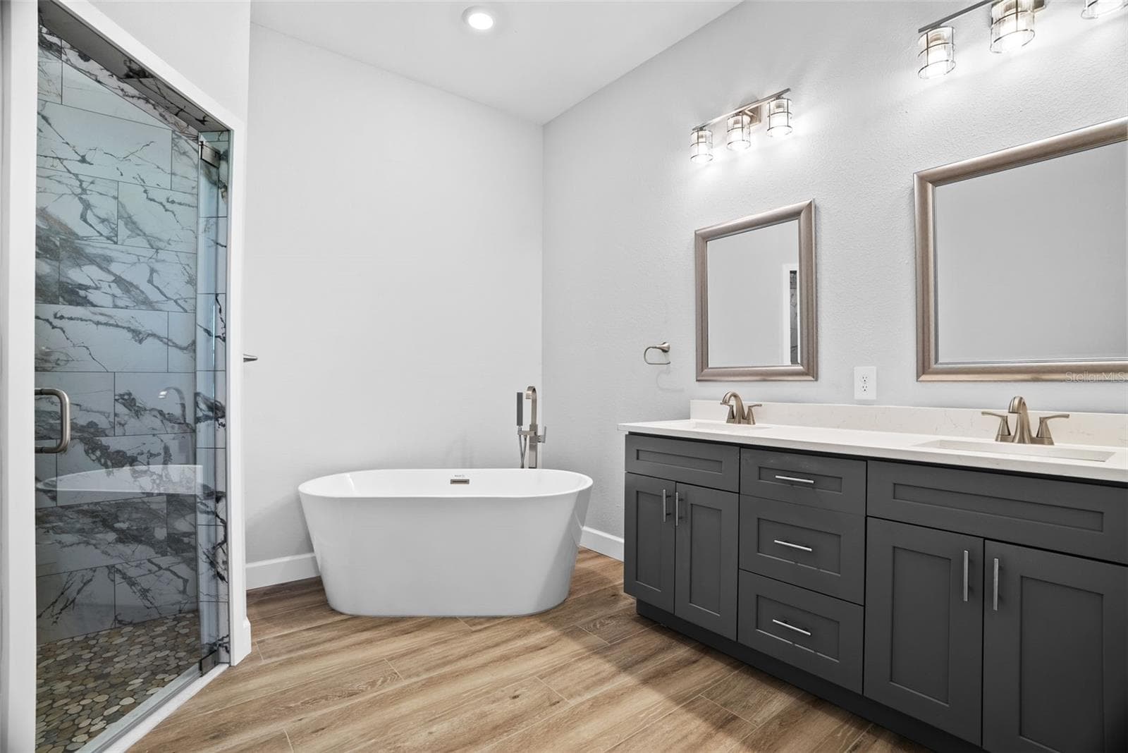 master bath - 13219 NEWGENT RD, SAN ANTONIO