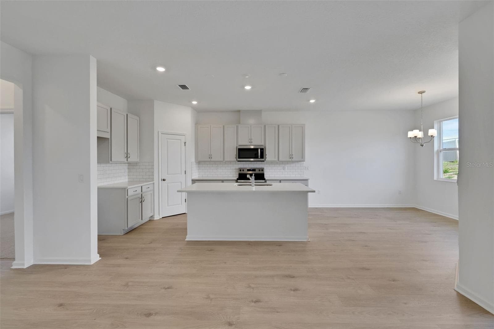 Single Family Residence at 2866 SUPERMARINE RD, TAVARES, photo 6 of 31