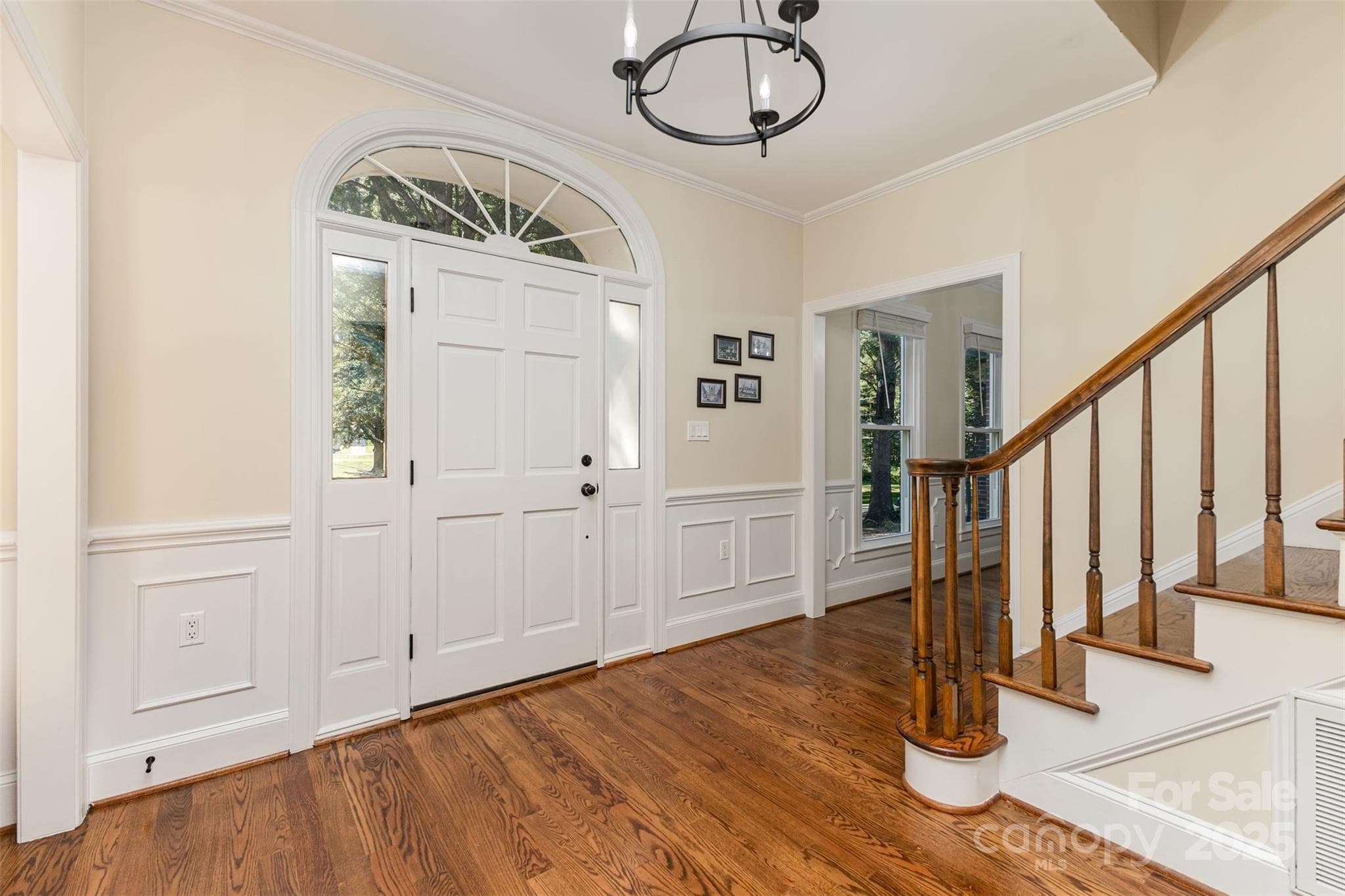 Foyer - 15655 Highway 601 Highway, Midland