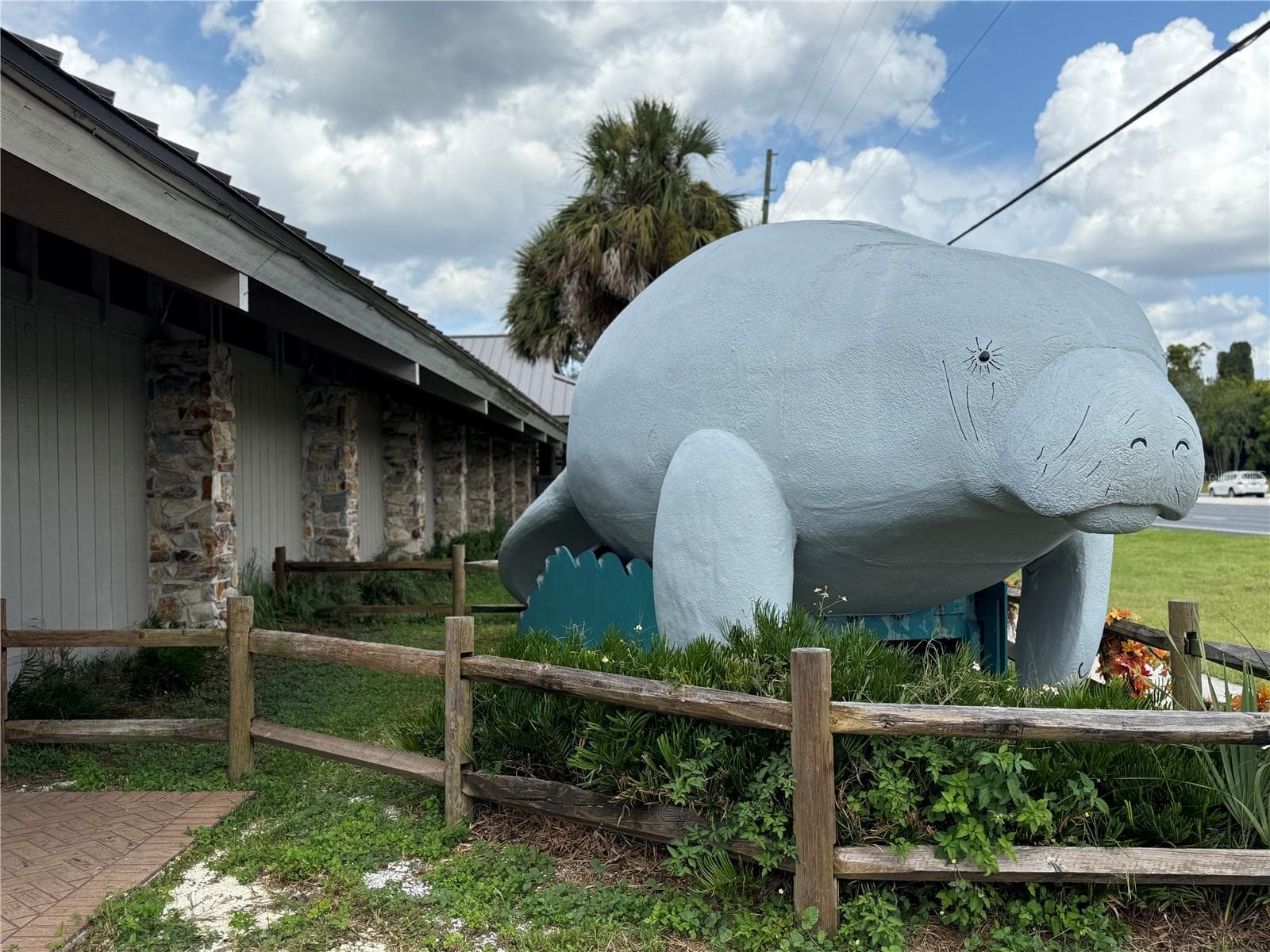 Homosassa Springs Wildlife State Park - 9339 N MILAM WAY, CITRUS SPRINGS
