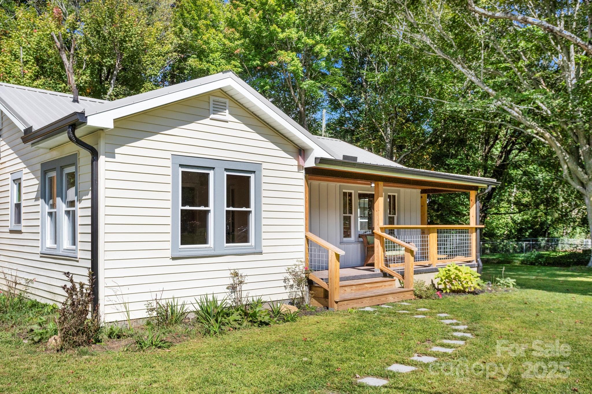 Single Family Residence at Waynesville, photo 2 of 45