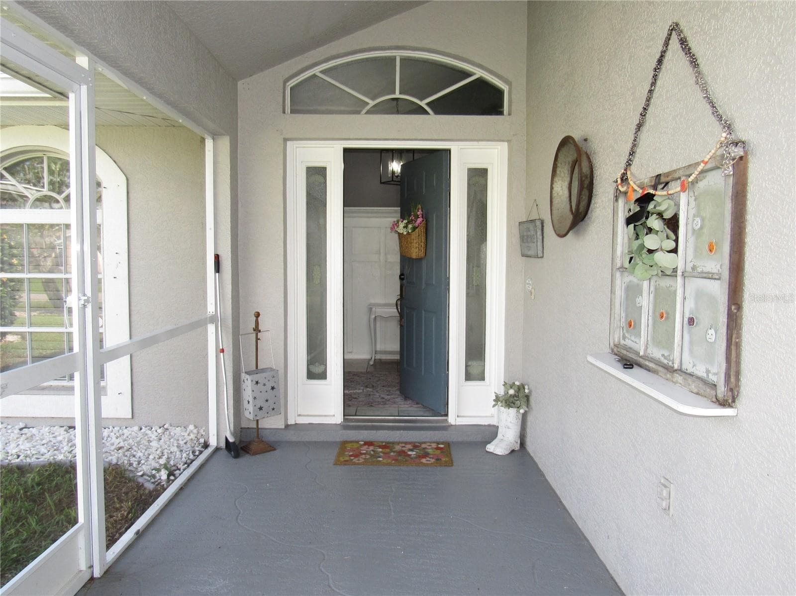 Screened entry - 23081 AMBASSADOR AVE, PORT CHARLOTTE