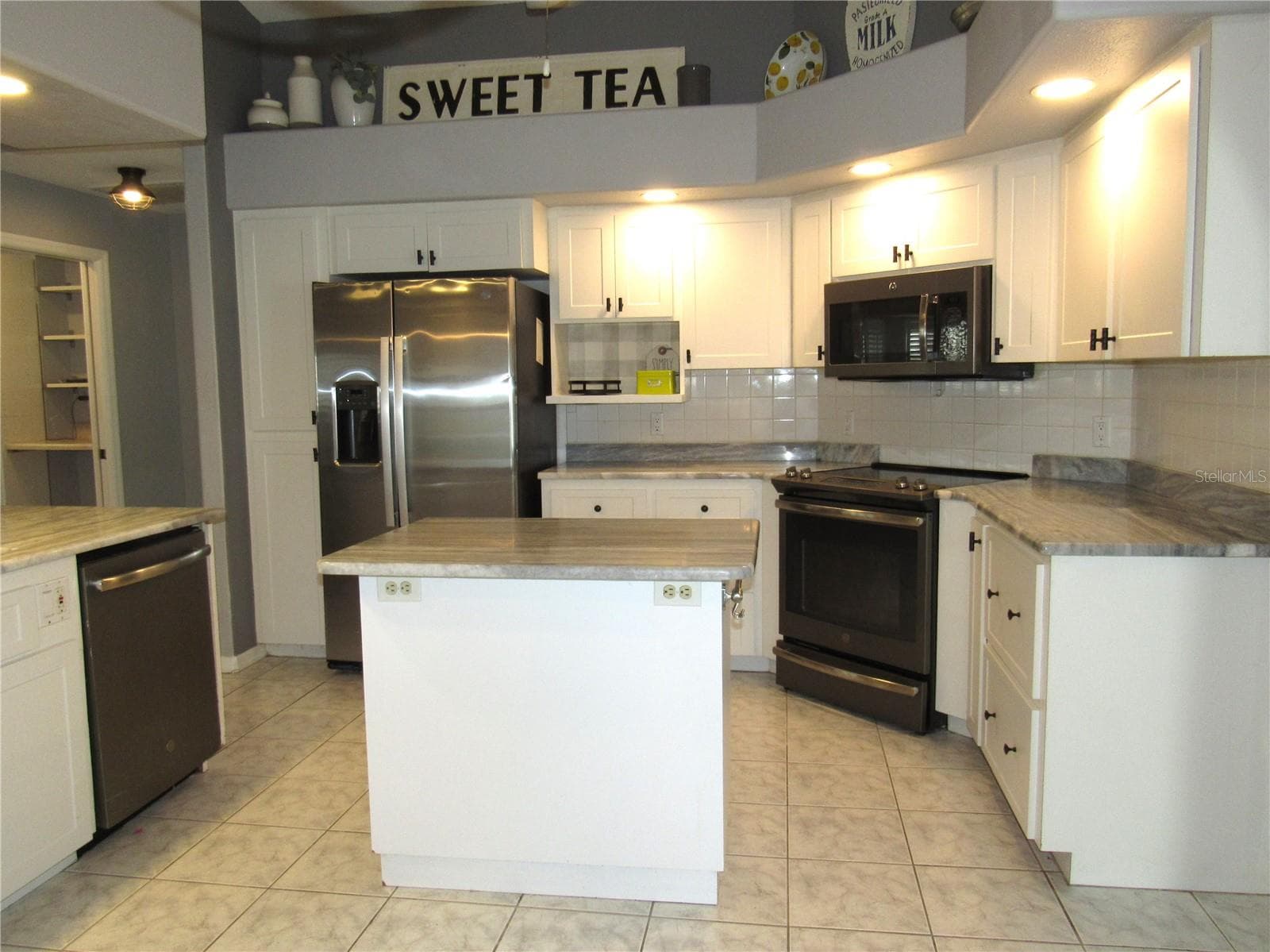 Single Family Residence at 23081 AMBASSADOR AVE, PORT CHARLOTTE, photo 10 of 32