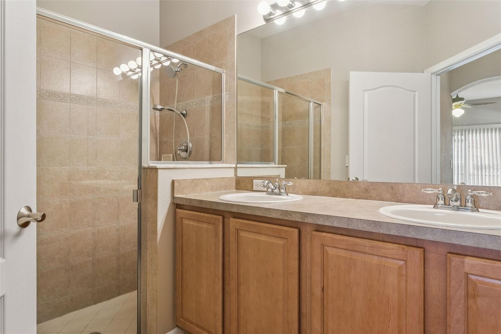 Townhouse at 20312 NOBLE OAK PL, TAMPA, photo 18 of 57