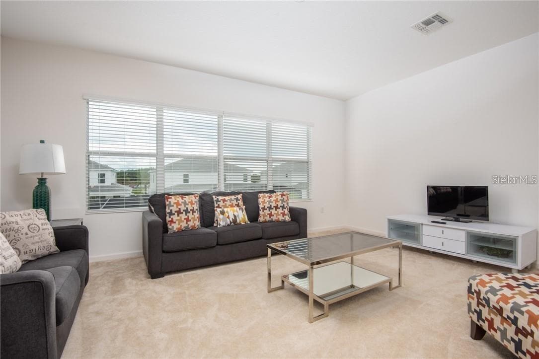 Upstairs living room - 3850 OAKVILLE AVE, KISSIMMEE