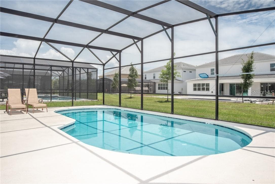 heated pool - 3850 OAKVILLE AVE, KISSIMMEE