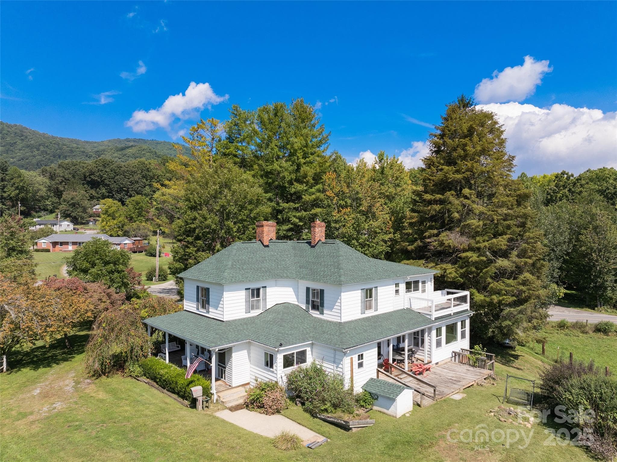 Single Family Residence at Waynesville, photo 2 of 38