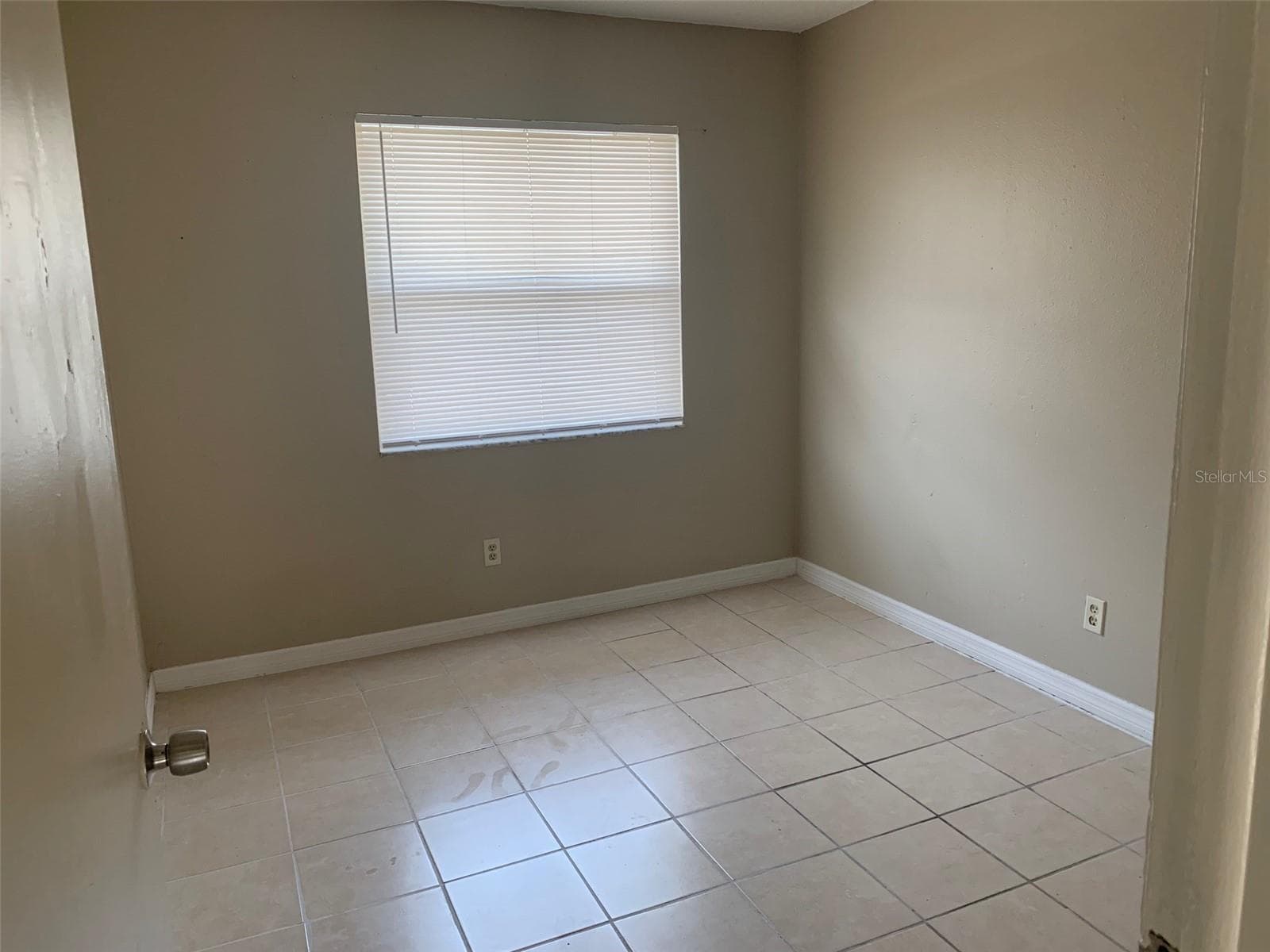 Duplex at 9502 BANYAN AVE #A, TAMPA, photo 10 of 14