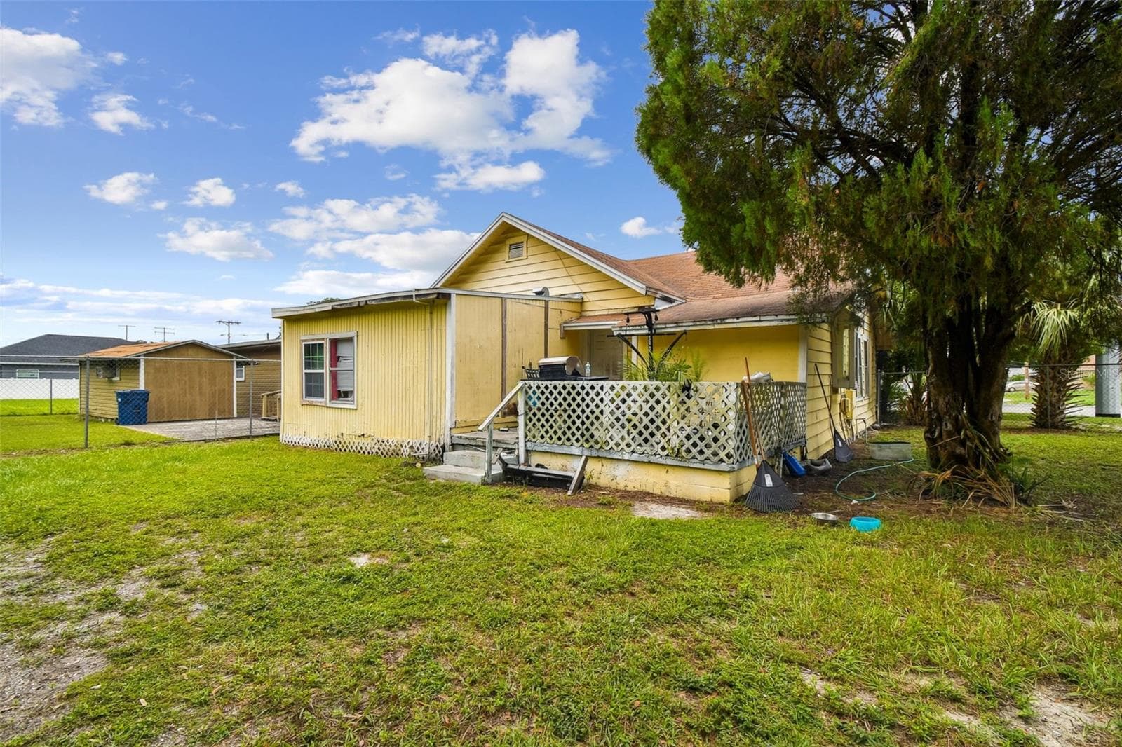 Single Family Residence at 3417 E LAKE AVE, TAMPA, photo 10 of 13