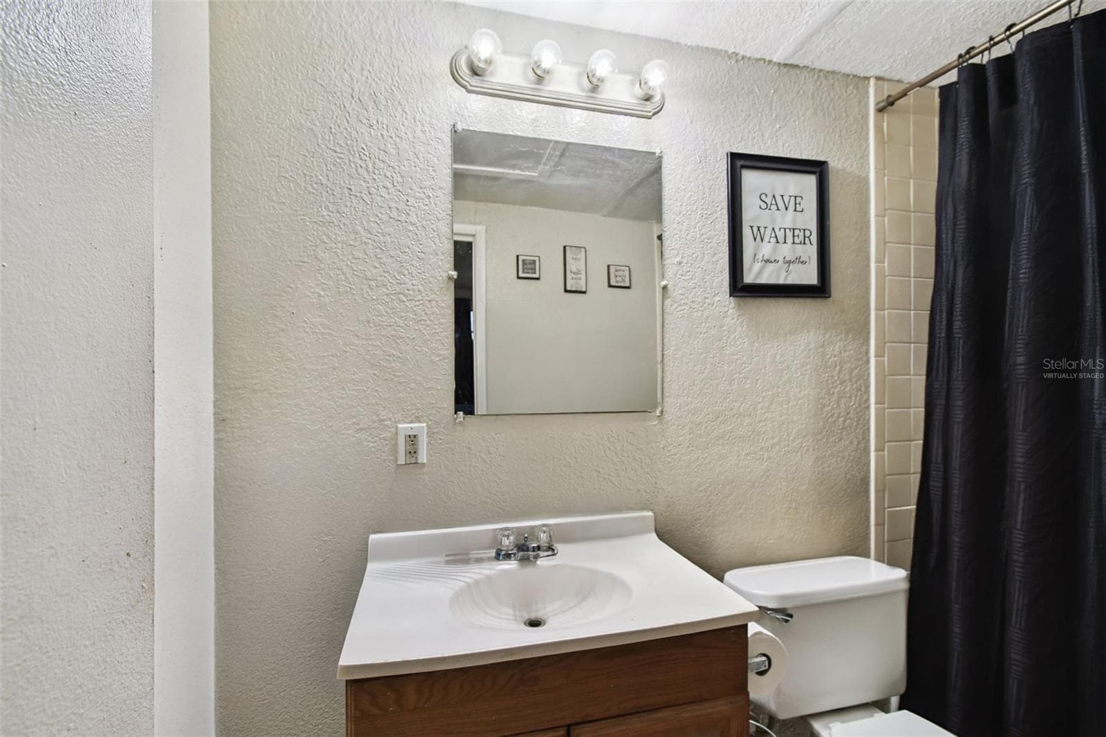 Virtually staged - 10101 N 11TH ST, TAMPA