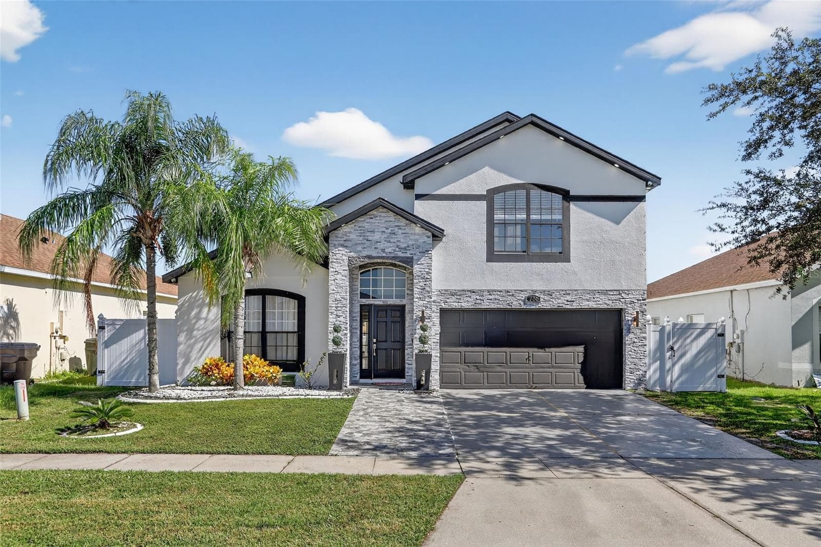 738 HACIENDA CIR