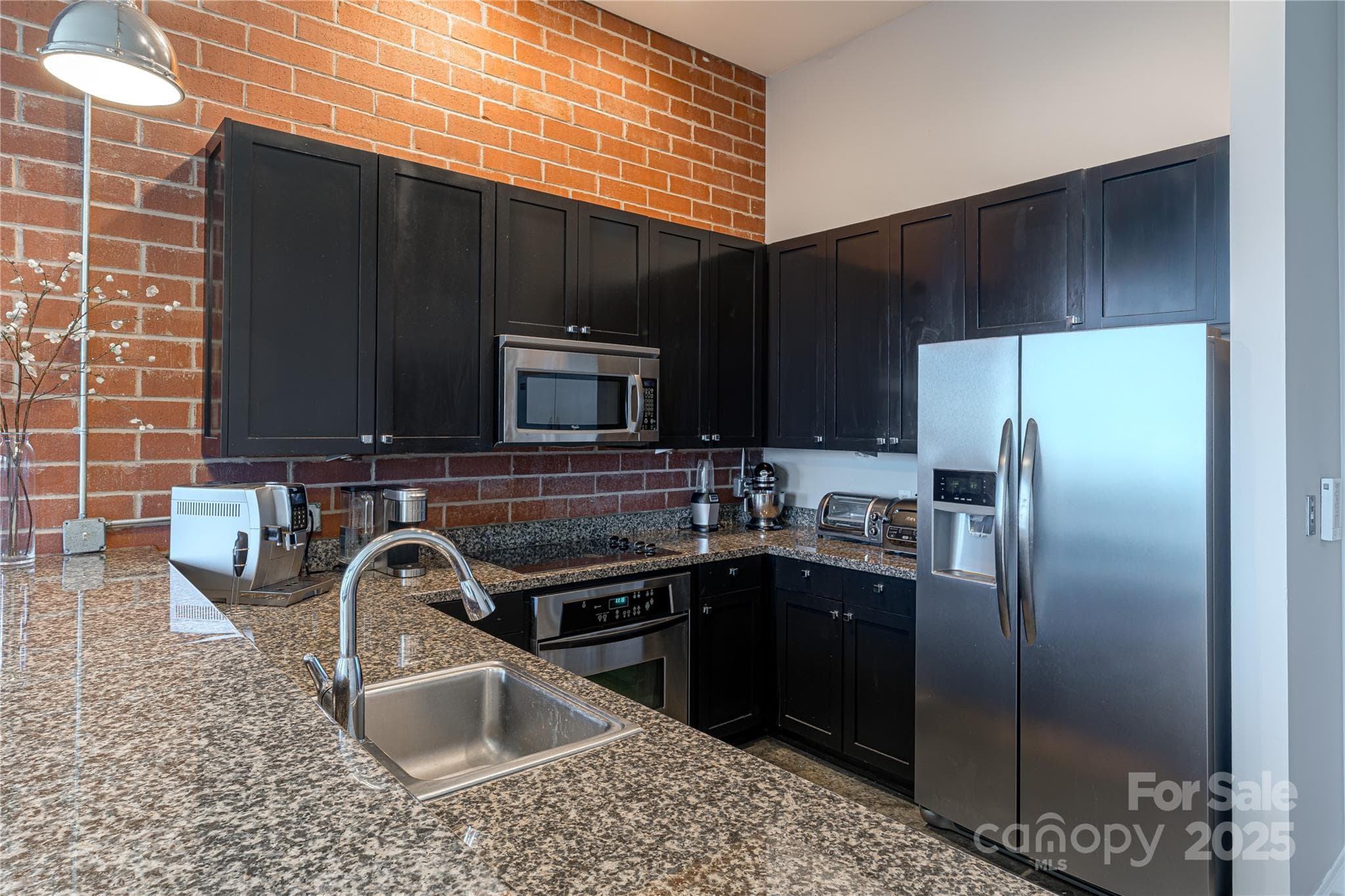 Condominium at 710 W Trade Street, Charlotte, photo 7 of 32