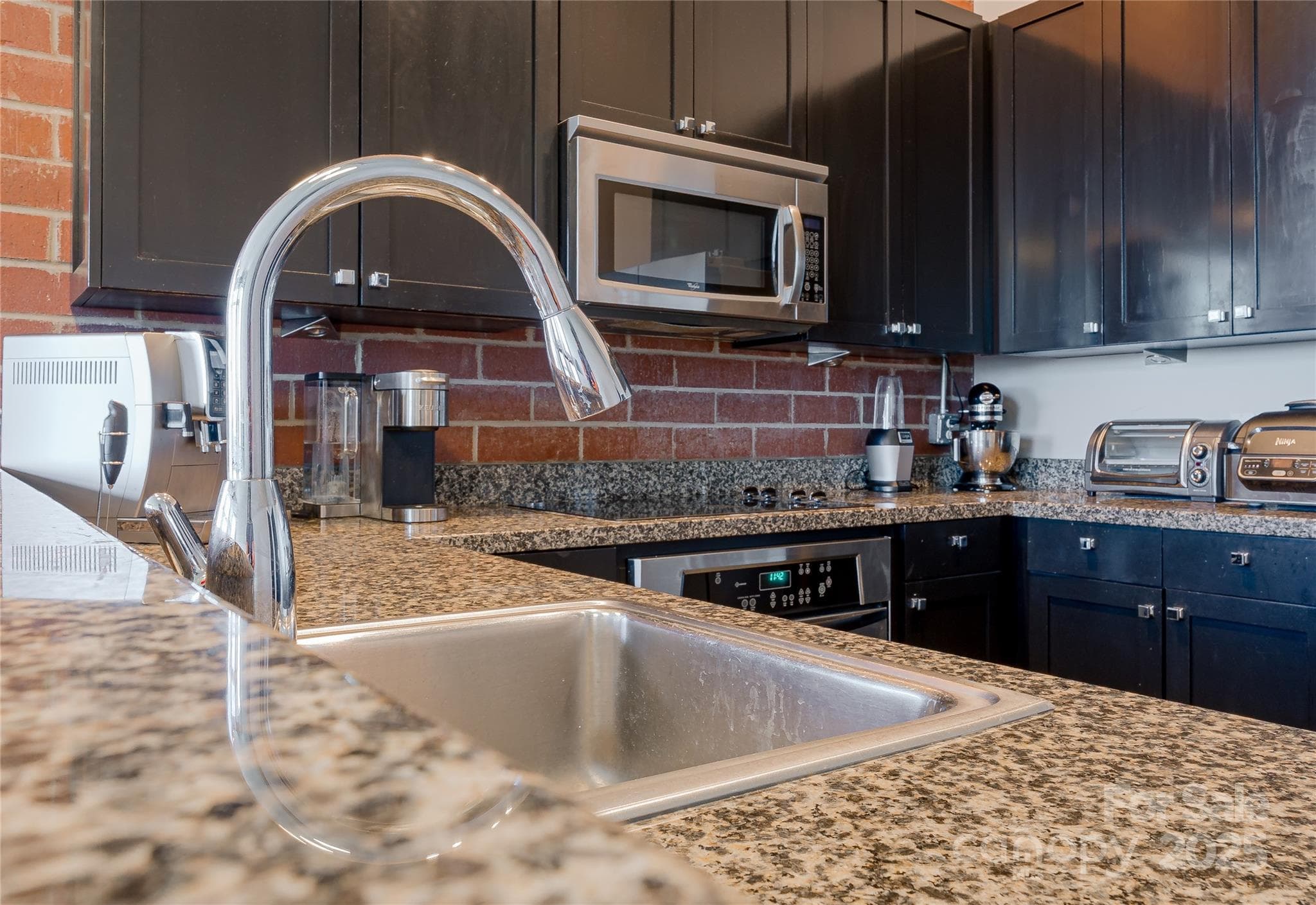 Condominium at 710 W Trade Street, Charlotte, photo 9 of 32