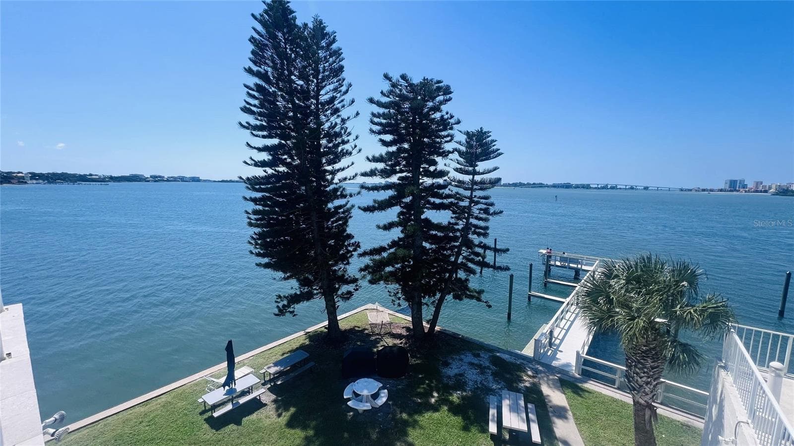 PRIVATE PICNIC AREA ON THE WATERFRONT - 100 PIERCE ST #1001, CLEARWATER