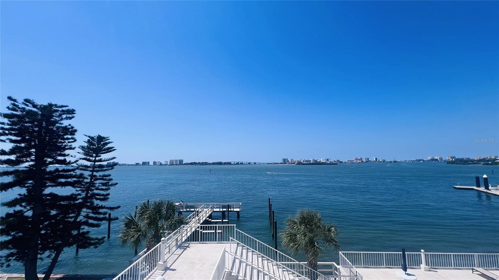 PRIVATE DOCK WITH CLEARWATER BEACH AND SAND KEY TO THE REAR - 100 PIERCE ST #1001, CLEARWATER