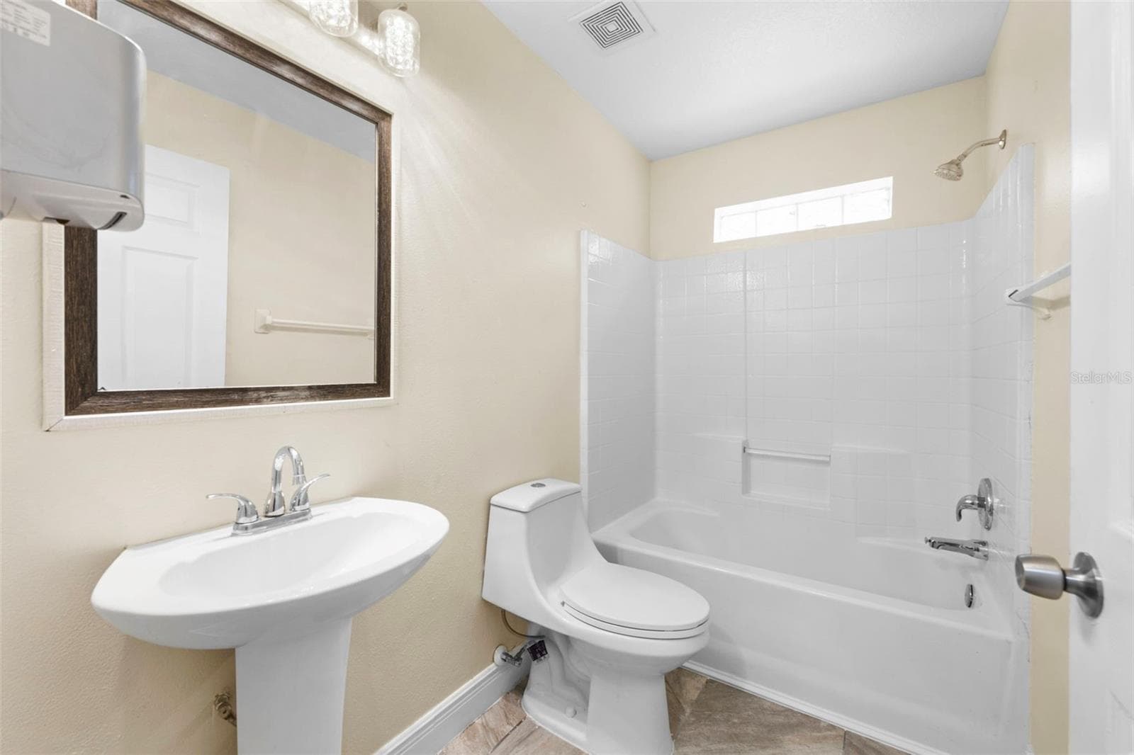 Guest bathroom - 703 PALMERA ST, ORLANDO