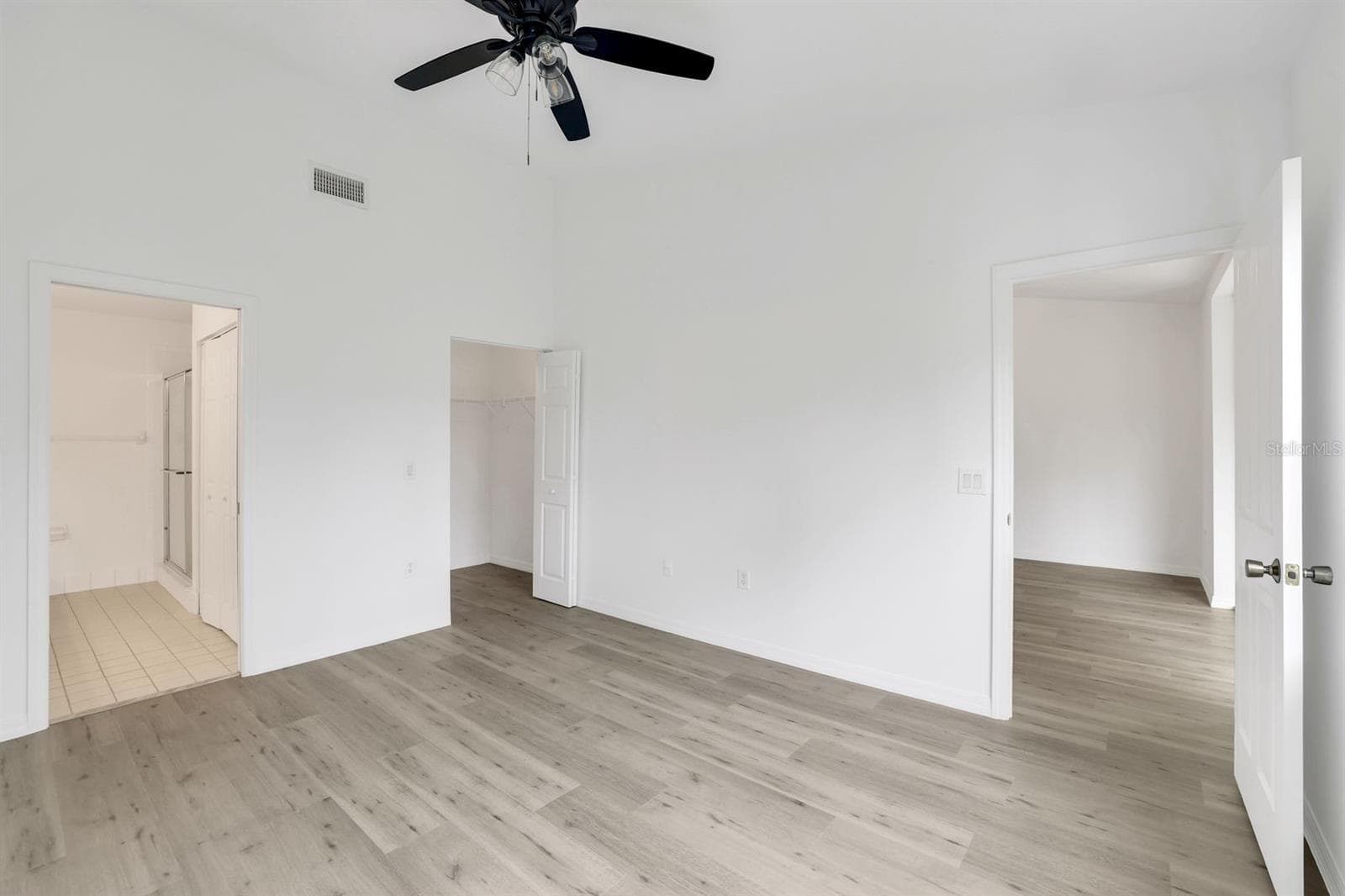 Condominium at 6635 HUNTINGTON LAKES CIR #202, NAPLES, photo 10 of 37