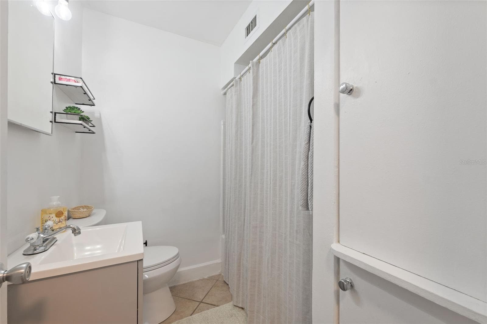 Single Family Residence at 3918 W FIG ST, TAMPA, photo 26 of 36