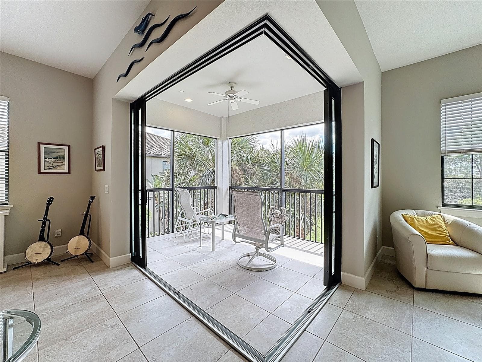 Only the End unit have the zero corner sliders - 13514 MESSINA LOOP #102, BRADENTON