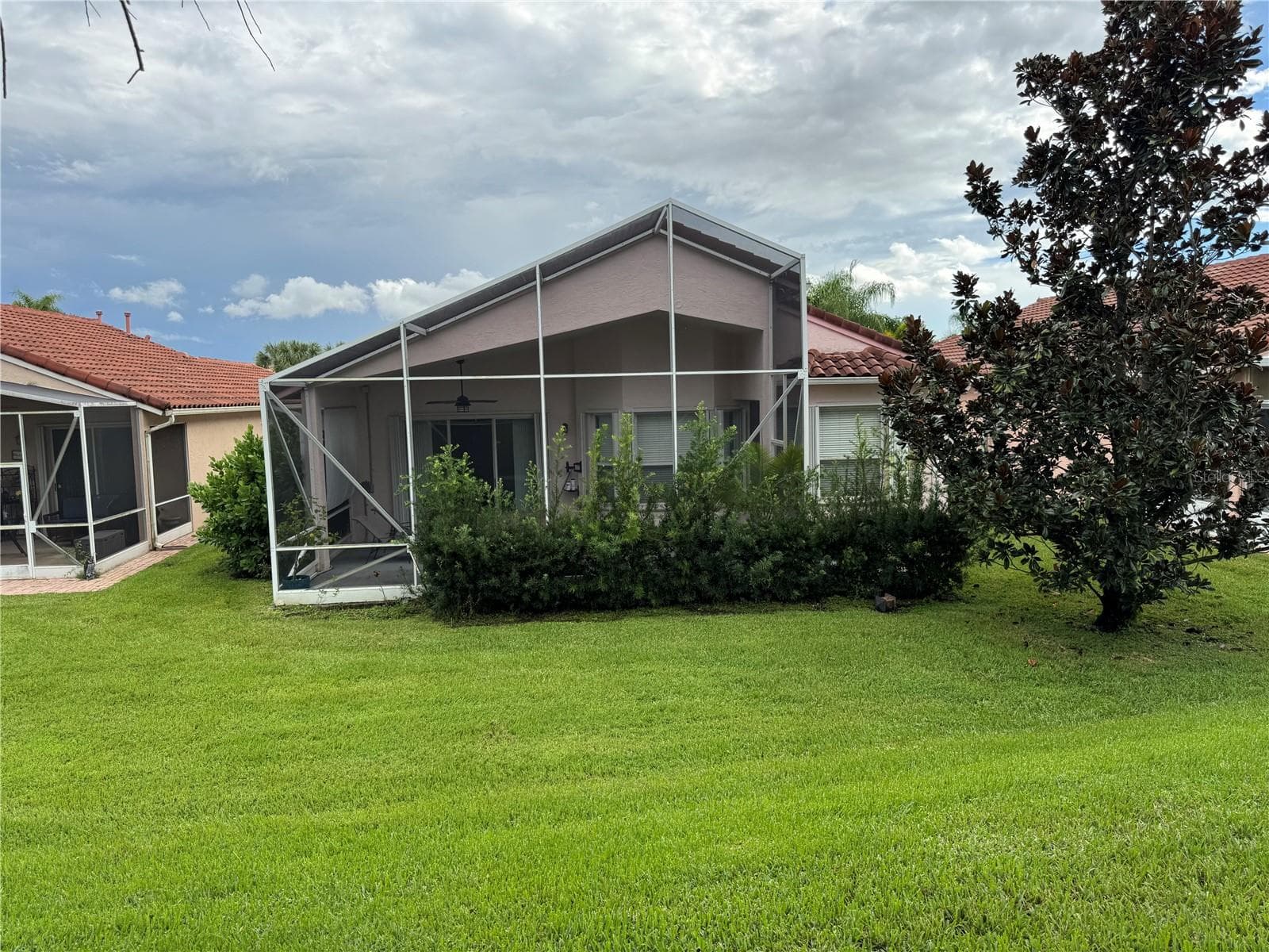 Single Family Residence at 318 NW SHOREVIEW DR, PORT ST LUCIE, photo 4 of 34
