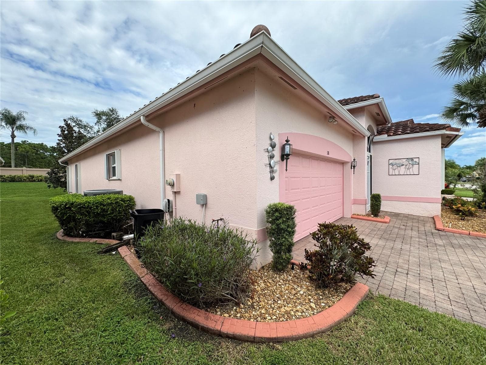 Single Family Residence at 318 NW SHOREVIEW DR, PORT ST LUCIE, photo 5 of 34