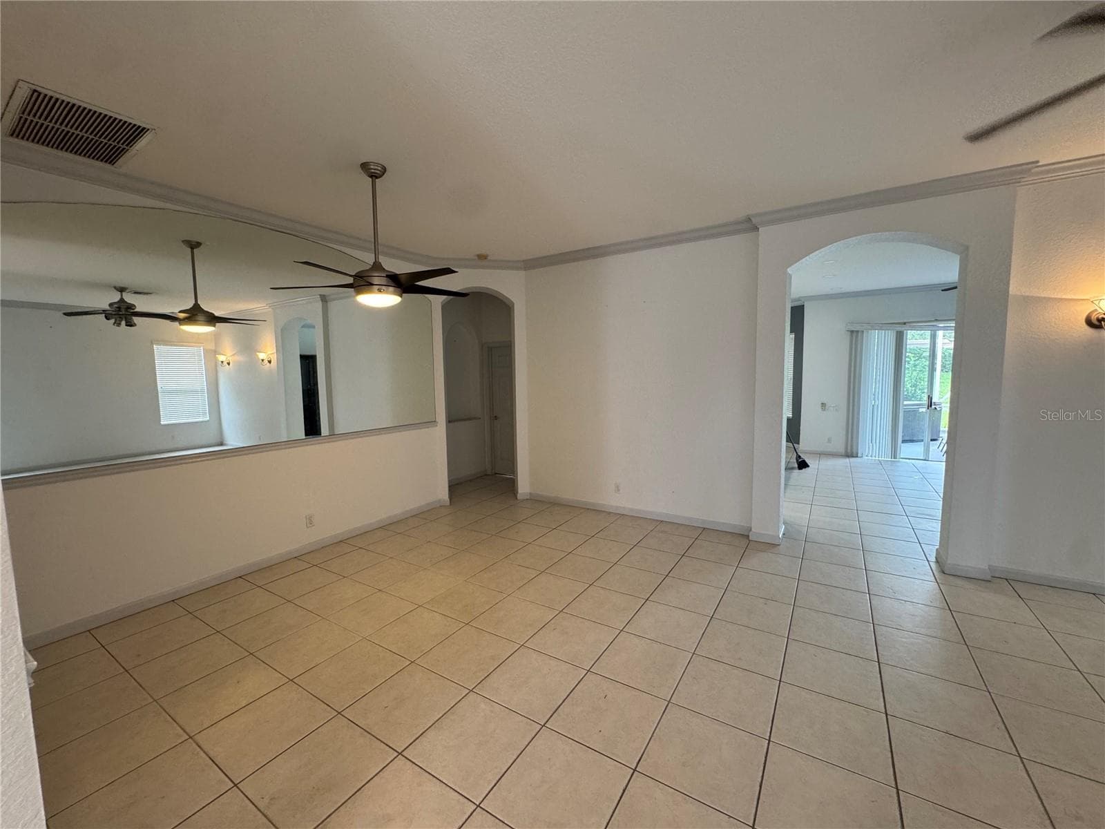 Single Family Residence at 318 NW SHOREVIEW DR, PORT ST LUCIE, photo 9 of 34