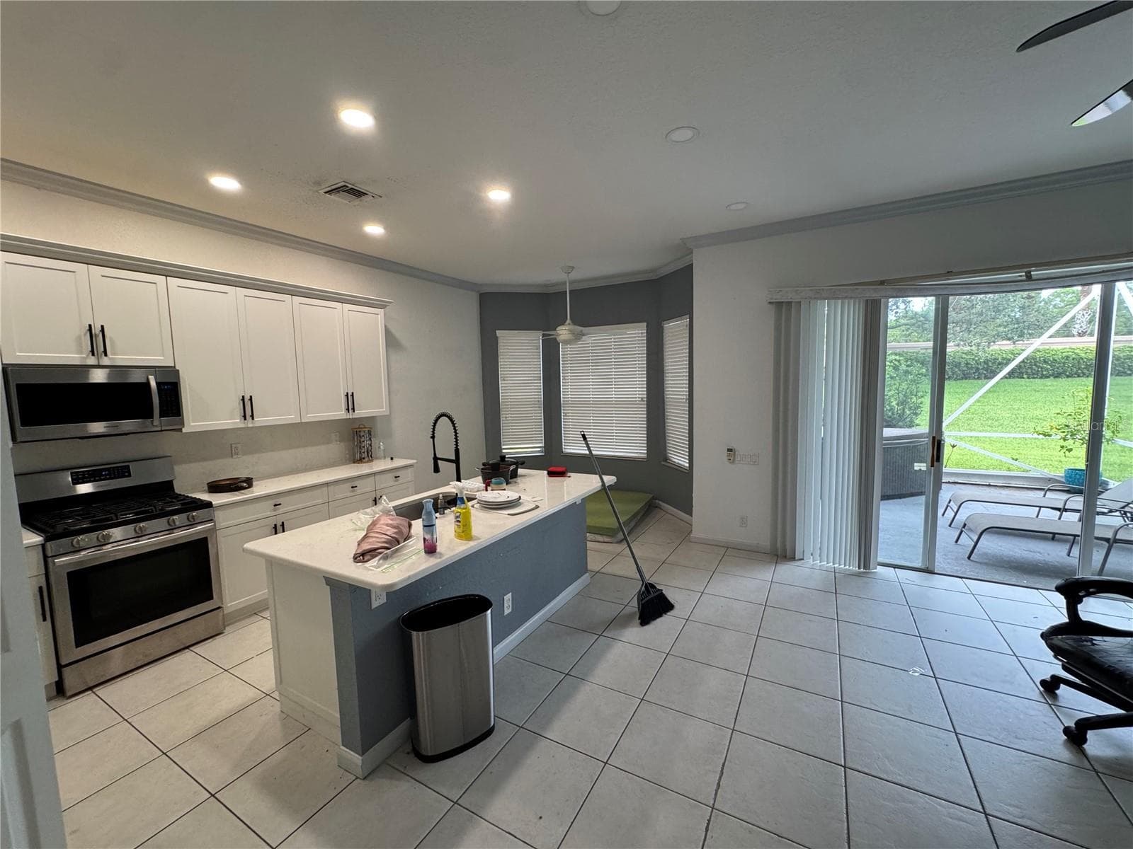 Single Family Residence at 318 NW SHOREVIEW DR, PORT ST LUCIE, photo 11 of 34