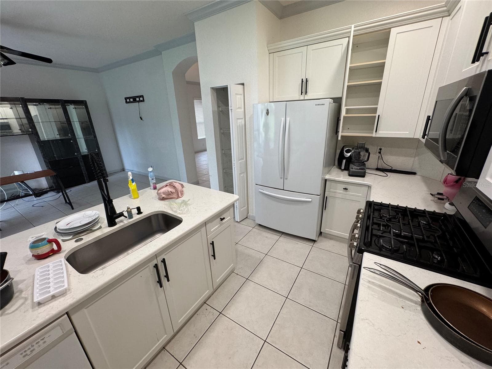 Single Family Residence at 318 NW SHOREVIEW DR, PORT ST LUCIE, photo 13 of 34