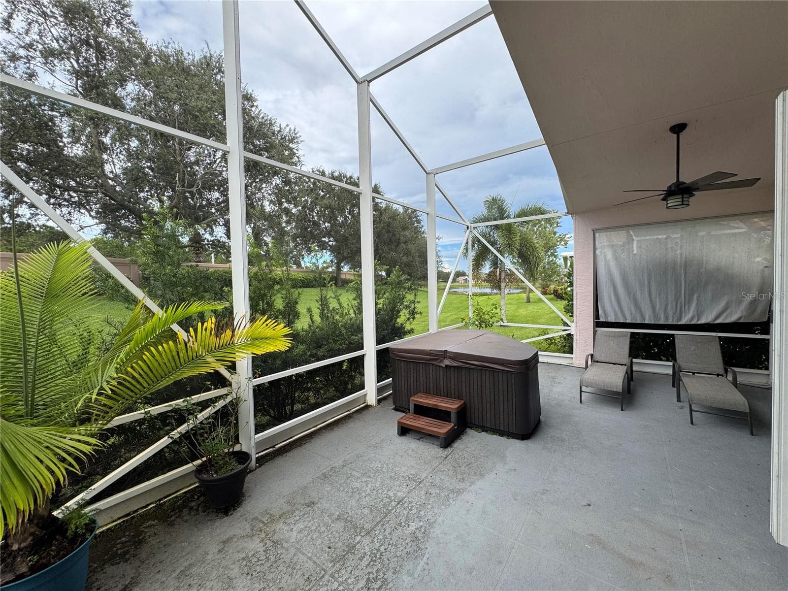 Single Family Residence at 318 NW SHOREVIEW DR, PORT ST LUCIE, photo 27 of 34