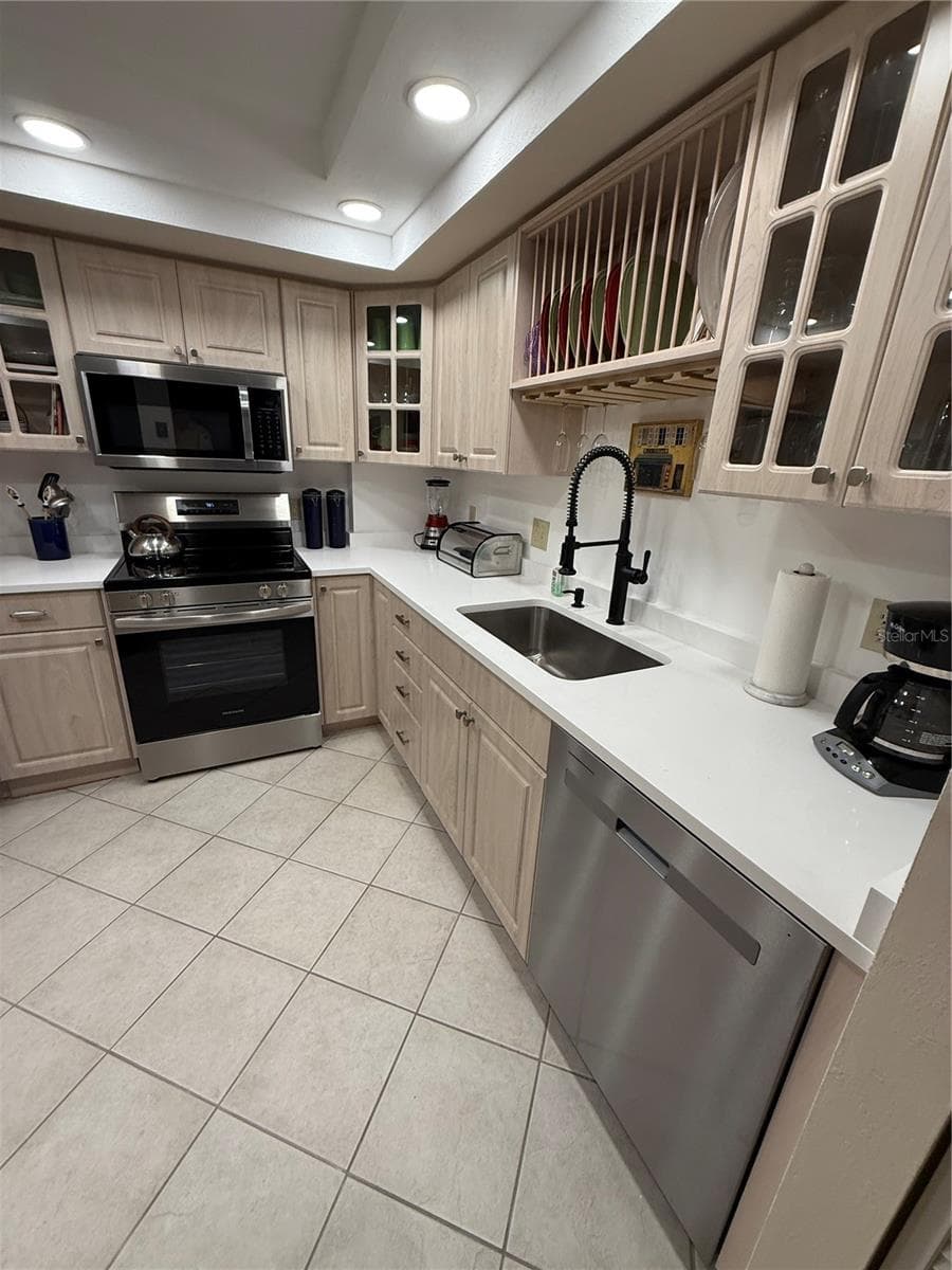 NEW Quatrz Counter Tops - 1 KEY CAPRI #502E, TREASURE ISLAND