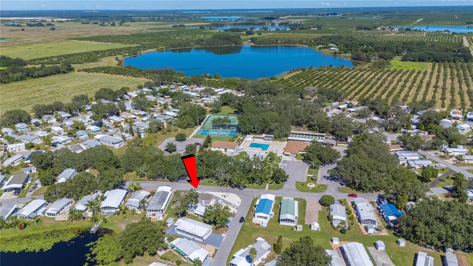 What a PRIME location! - 1 BEAVERKILL DR, LAKE WALES