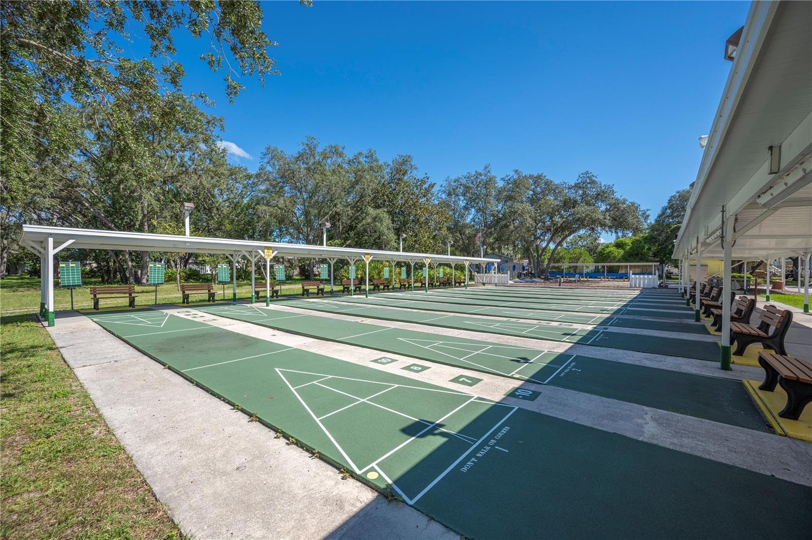 Community Shuffle Board - 1 BEAVERKILL DR, LAKE WALES